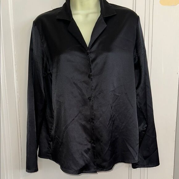 Victoria’s Secret black satin polyester long sleeve button front pajama top - Picture 1 of 9